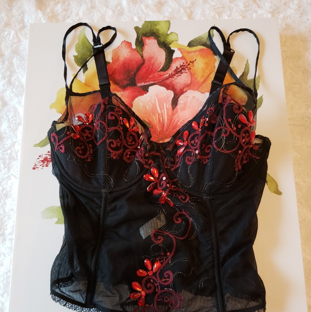 🧚‍♀3/$35Jezebel's corset w/red bead embellishment